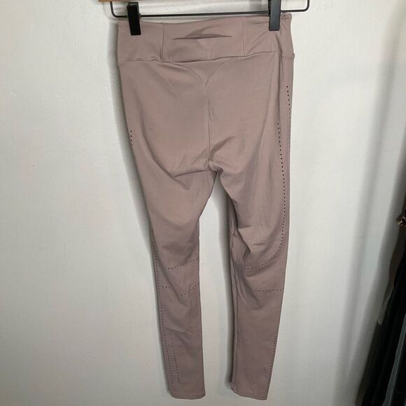 Gymshark Training Leggings - Picture 2 of 5